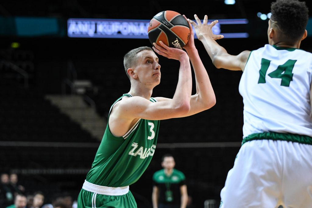 Husker hoops signs top-20 recruiting class